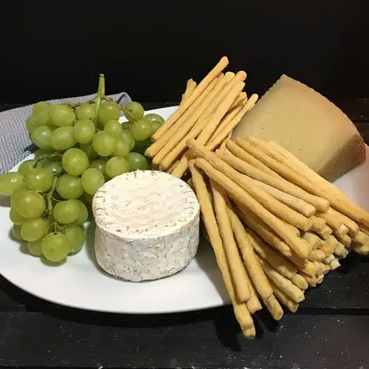 Jennifers-homemade-original-breadsticks-plate-nourish-organic-vegan-food-houston-cg