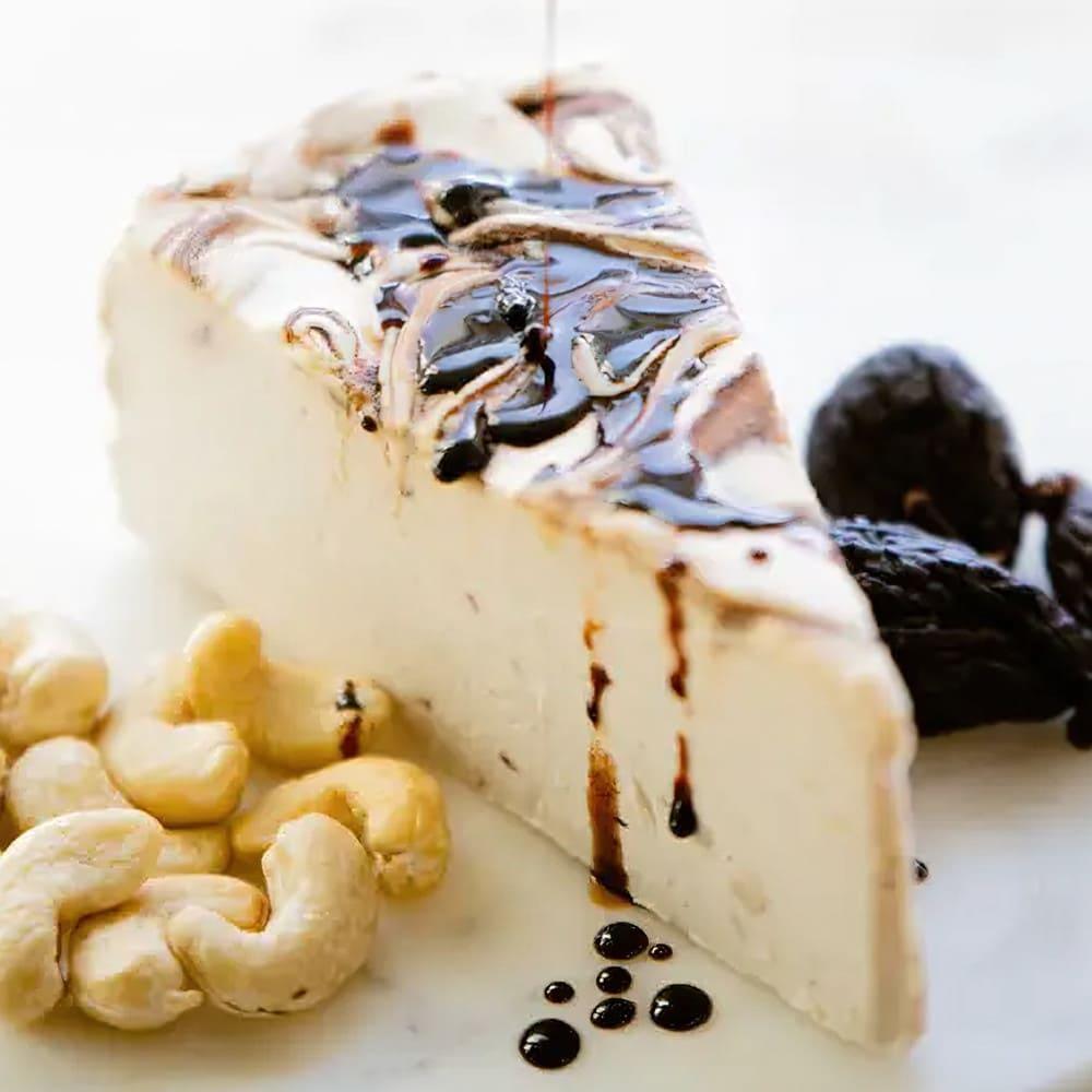 dare-vegan-cheese-balsamic-fig-wedge-plated-nourish-organic-vegan-food-houston-cg