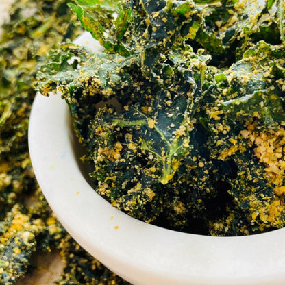 nourish-vegan-food-delivery-catering-houston-organic-cheesy-crispy-kale-chips-snack1-cg