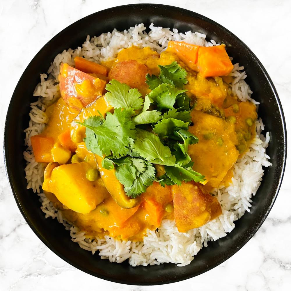 nourish-vegan-food-delivery-houston-thai-red-coconut-curry-bowl-cg